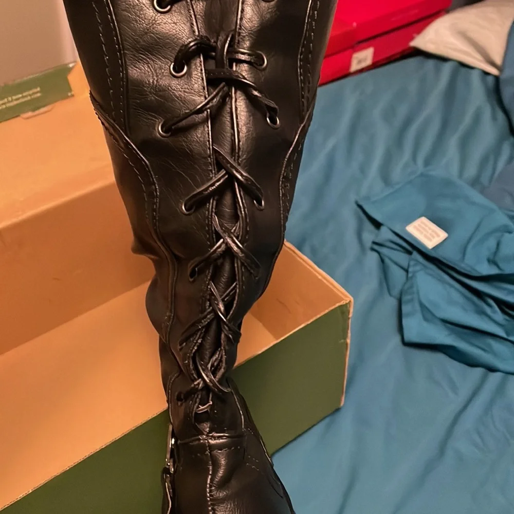 Knee high boots - Picture 6 of 6